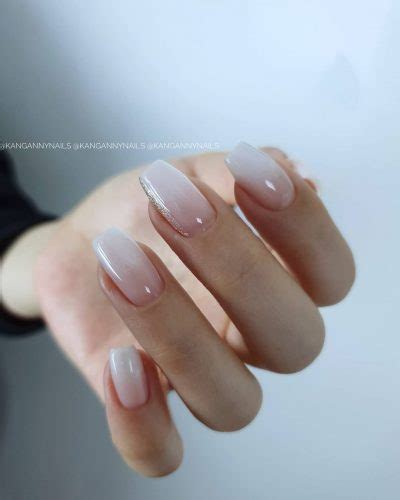 Simple Wedding Nails Ideas [2022/23 Guide + FAQs]