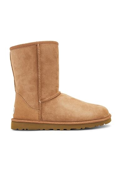 UGG Classic Short in Chestnut | FWRD