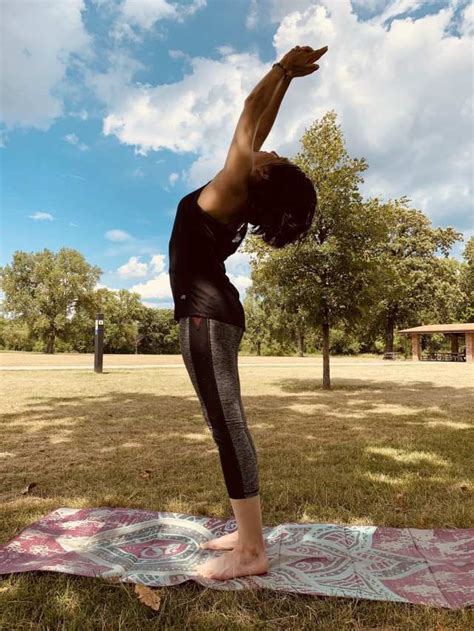 yoga pose feature alightmovement