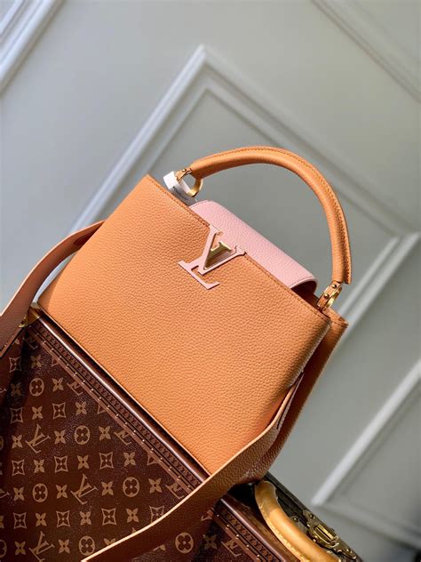 Anna here,I provide you with the top 1:1 quality bags, shoes, watches, clothes, including LV