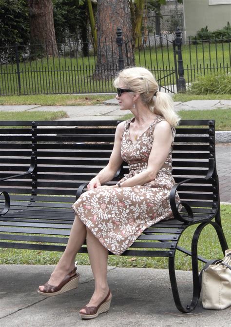 About — Linda Marie Evans Fine Art