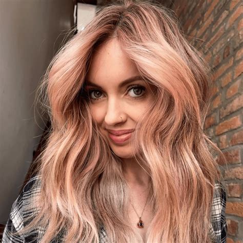Stylists are fighting over strawberry light blonde hair formulas 25
