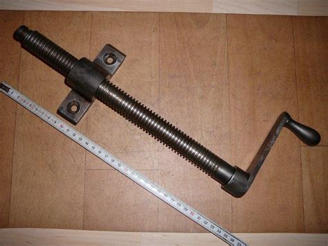 Masivní TRAPÉZOVÝ ZÁVIT Ø25mm-34cm + KLIKA -ke stavbě svěráku...-levně ...