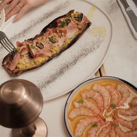 Restaurants & Bars | The Rose Bar | Delano Dubai
