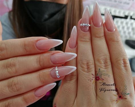 Aprender acerca 97+ imagen uñas postizas de punta blanca - Abzlocal.mx