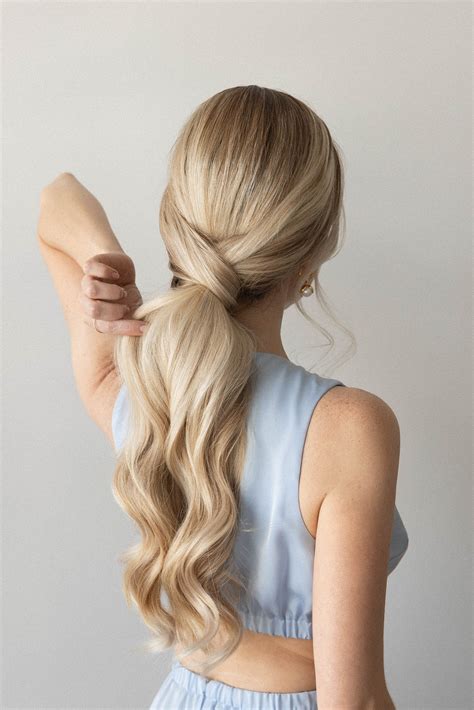 easy ponytail style