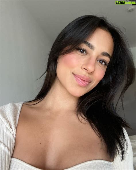 Gizem Emre Wiki, Biography, Age, Gallery, Spouse and more