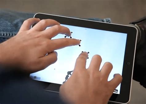 touchscreen gestures affect user engagement   mobile app