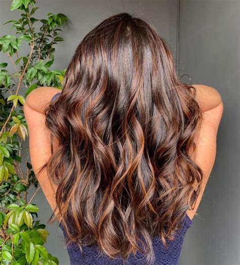 Morena Iluminada Caramelo E Avelã - Ritz Cabelo e Estética on Instagram: “Morena iluminada avelã 🌰 By ...