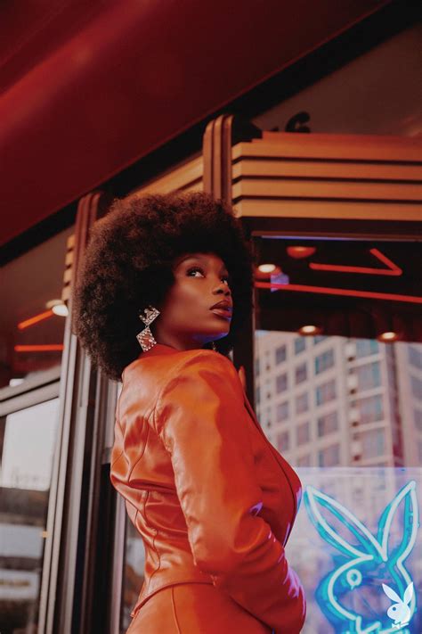 Chasity Samone – Sexy Boobs in Beautiful Topless Photoshoot (NSFW