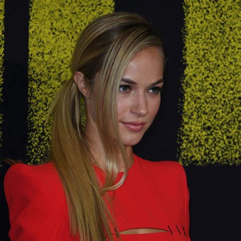Alexis Knapp Gravid Pitch Perfekt Tracey Mattingly News Alexis