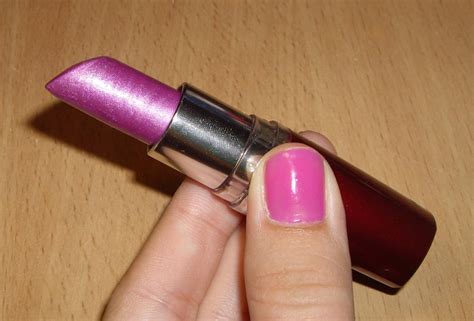 Губная помада Hydra Extreme от Maybelline (1) отзывы – LadiesProject