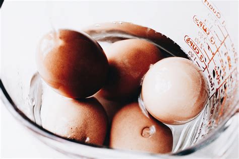 Bring Eggs to Room Temperature Quickly: A How-To