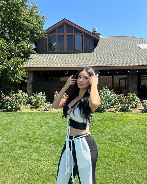 Anissa Godina | just showing off my great personality | Instagram