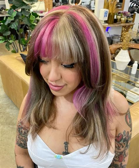 Neapolitan Hair Color Trends: Styling Ideas and Photos 23