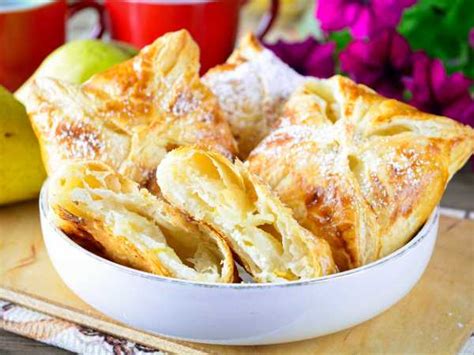 Слойки с творогом и грушей — рецепт с фото пошагово