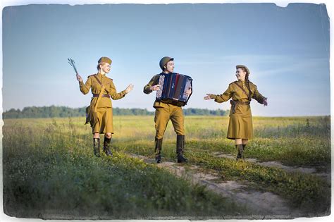 Песни военных лет — Русский фольклорный ансамбль "Совечёра"