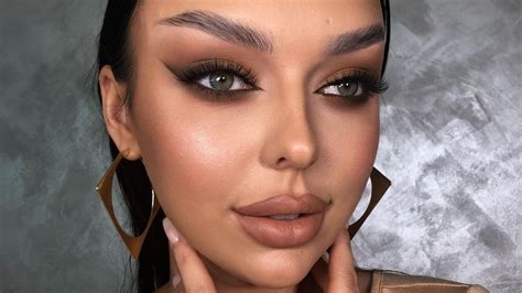 22 Black Eyeshadow Looks Anyone Can Master