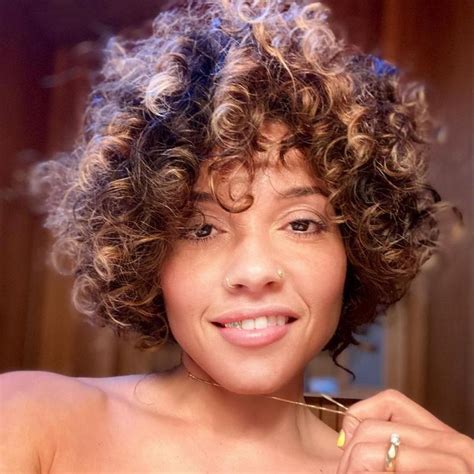 Who is Sophia Urista? Brass Against singer started on The Voice ...