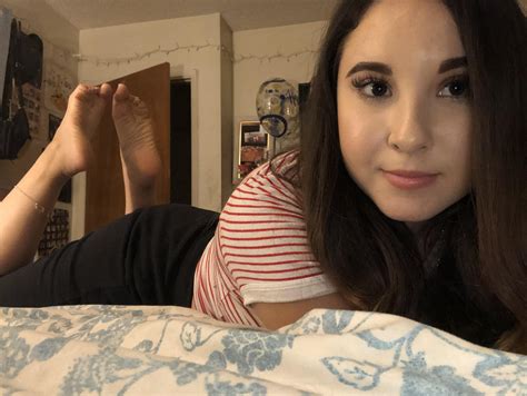 Cant sleep 🦶🦶 | Scrolller