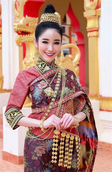 Beautiful Laotian Women