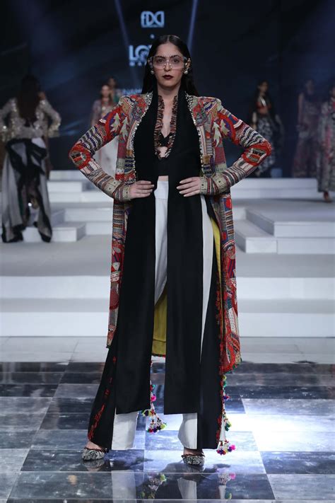 India Fashion Designer Anamika Khanna Debuts in Paris Fashion Week