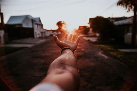 1000+ Amazing Hand Reaching Out Photos · Pexels · Free Stock Photos