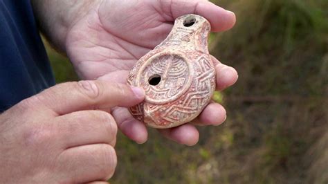 1,700-year-old oil lamp found in Jerusalem shows a rare Jewish menorah ...