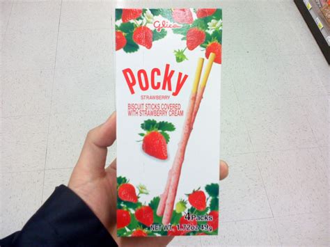 POCKY UNIVERSE: STRAWBERRY POCKY
