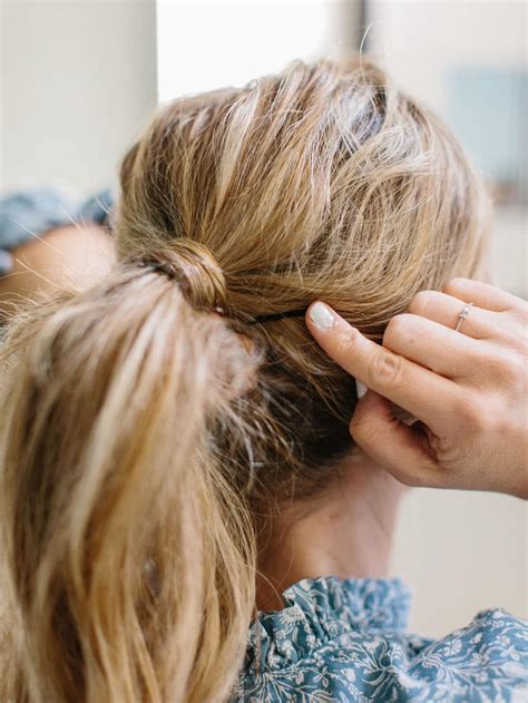 Messy Ponytail Tutorial