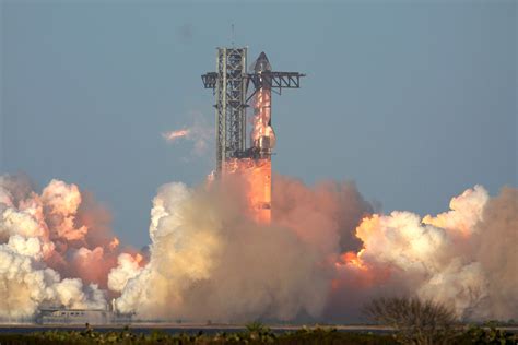 SpaceX loses another Starship in latest launch, with debris seen