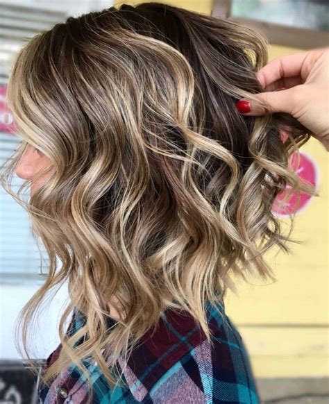 la coiffure qui convient  chaque forme de visage carre plongeant long