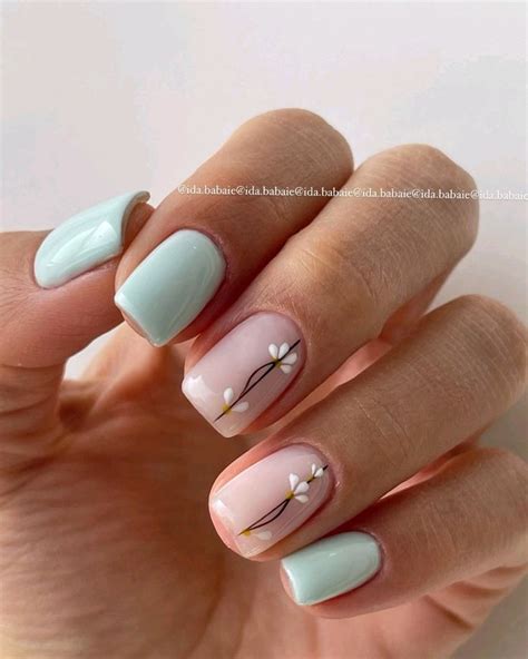 Маникюр с цветами | Gel nails, Simple nails, Stylish nails