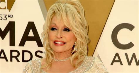 A Breakdown Of Dolly Parton's Insane $650 Million Net Worth
