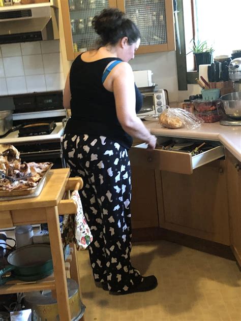 Pawg aunt with 34L tits, have pics to prove it, Message me on Reddit