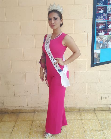 Bessy Ramos - 💕 Diseño exclusivo de Yohalmo Guzmán. | Facebook