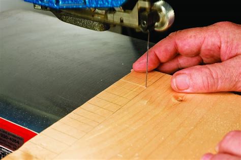 cutting sharp corners scroll  woodworking crafts