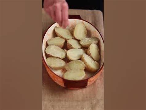 Просто потрясающе вкусная картошка с косичками! - YouTube