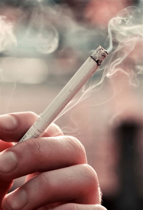 study smoking permanently shrinks  brain driving  dementia risk