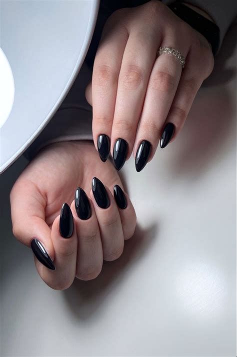 Миндаль чёрный | Gel nails, Stylish nails art, Instagram nails