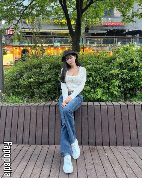 Berry Nude Leaks - Photo #752555 - Fapopedia