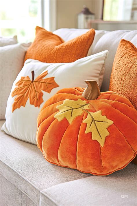 Best Throw Pillows That’ll Work in Any Home | Fall pillows diy, Fall