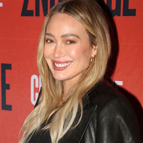 5 ‘Bridgerton’ Fashion Trends You Can Actually Wear in 2022 | Glamour