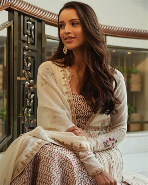 Tripti Dimri Height And Weight