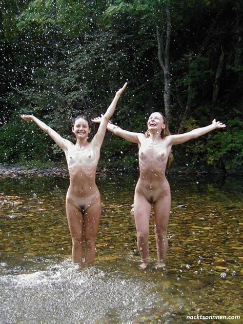 Hüllenlos in der Natur - FKK Bilder und Fotos