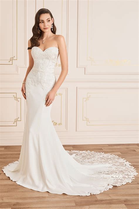crepe wedding dress 7