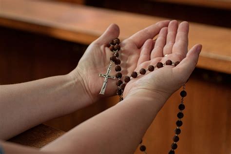35 Facts About Rosary Beads - Facts.net