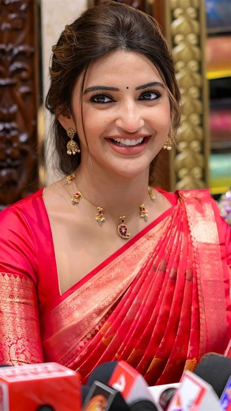 traditional indian hairstyle  saree indian hairstyles  women