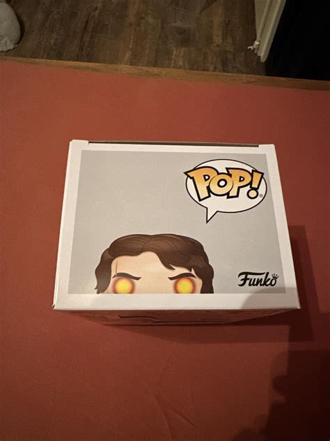Is this Anakin Skywalker Funko 281 star wars fake? : r/TopPops