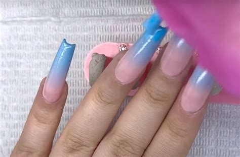 Quick and Easy Ombre Gel Nails Tutorial | Upstyle